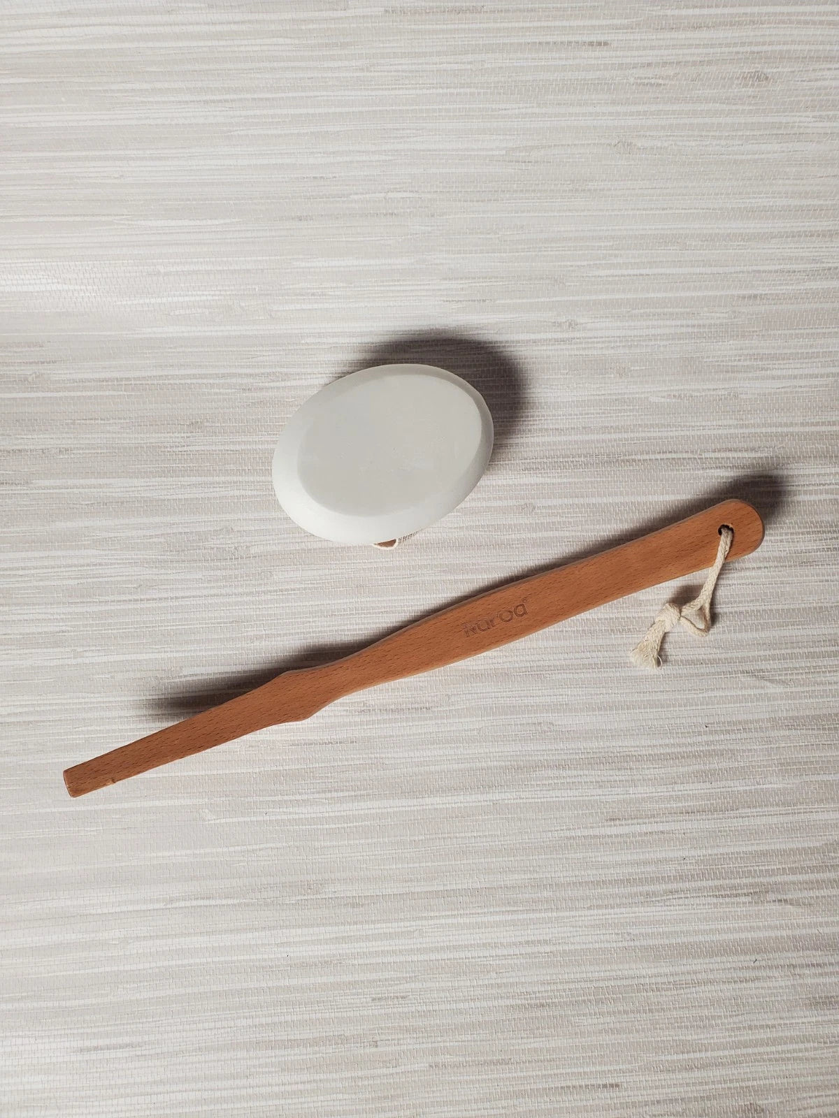 Long Wood Bath Body Cream Skin Lotion Applicator Back Shower Brush Massager Pads