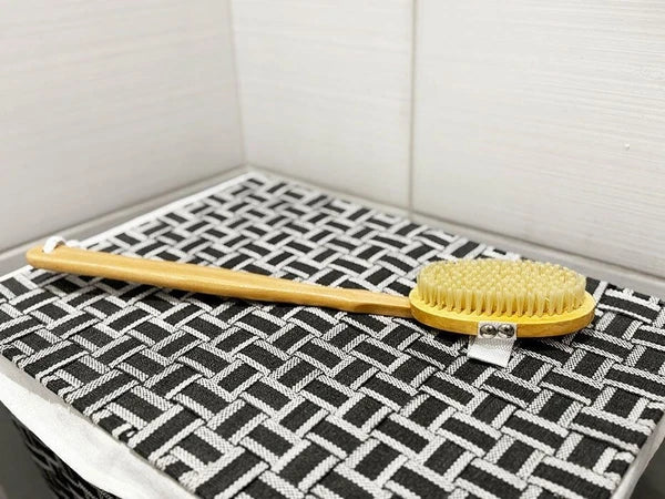 Wooden Bath Brush Long Apollo Handle Exfoliating Wooden Body Scrubber 42cm